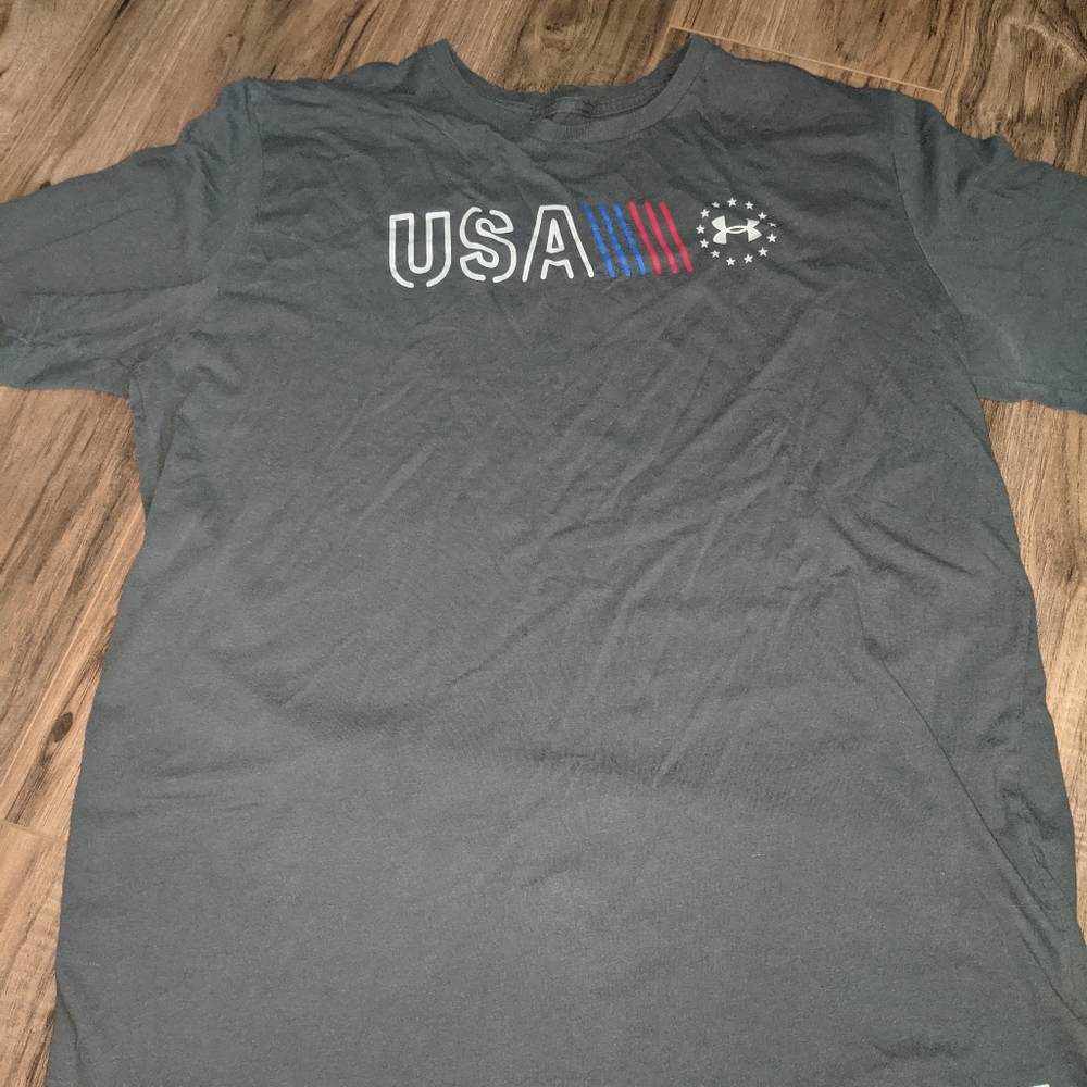 Men Under Armour tee